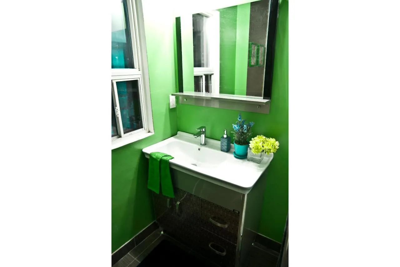 **  Colour Cube Guest House Toronto Downtown East Canada